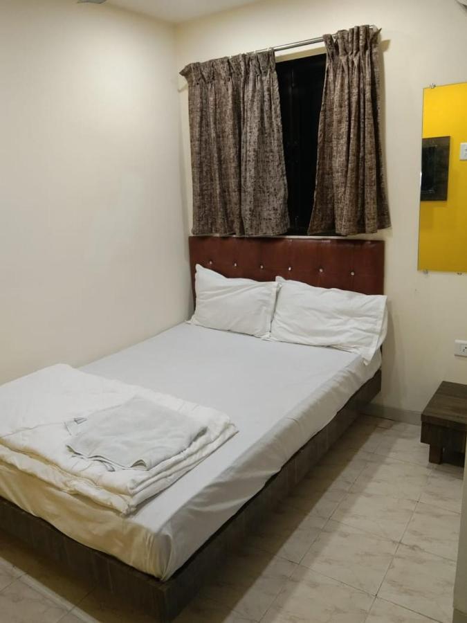 Sadguru Lodge Mumbai Exterior photo